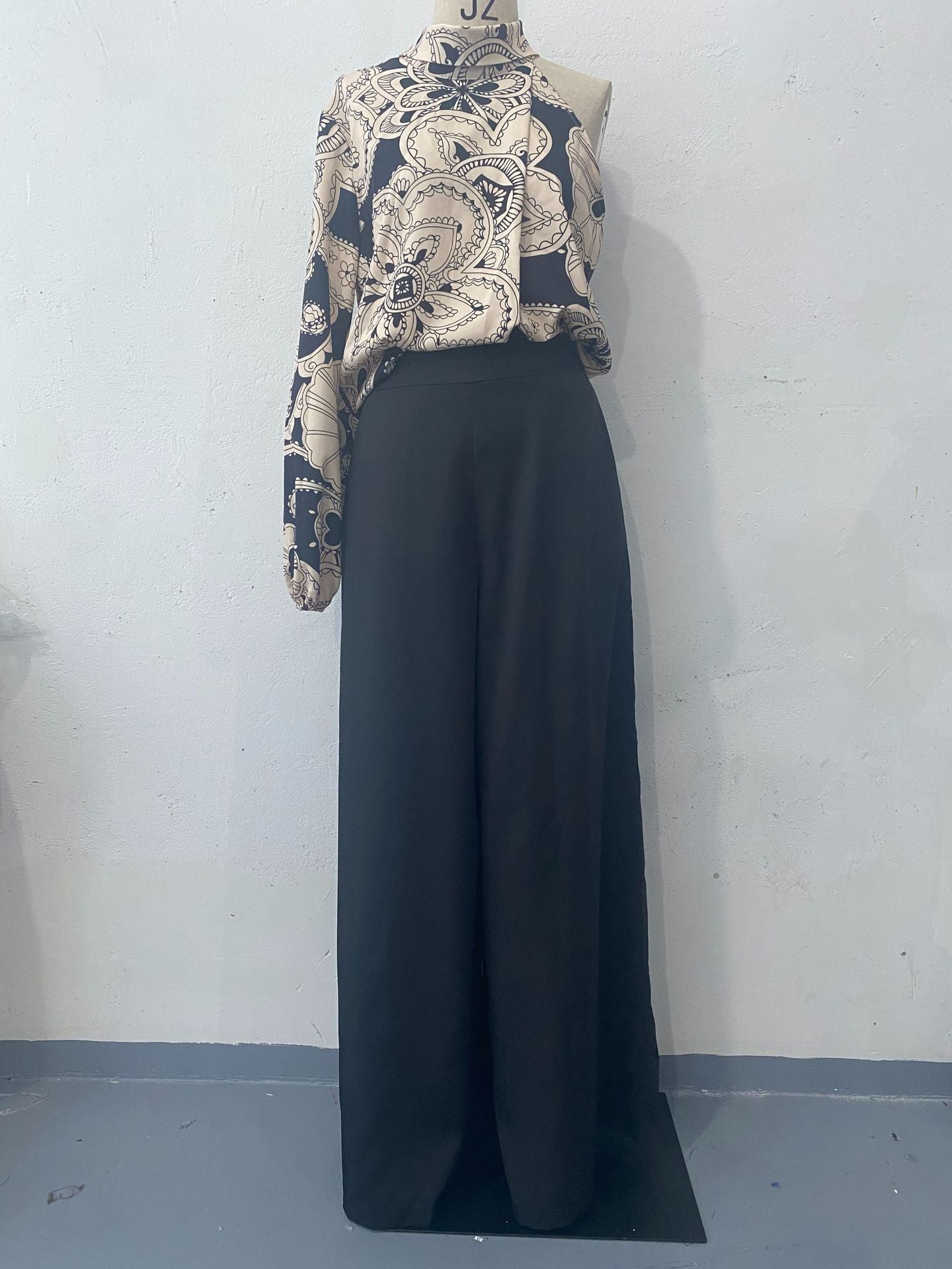 Sleeveless One Sleeve Wide Leg Set